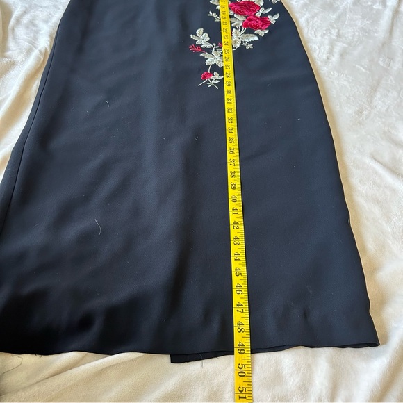 Jessica | Black wi/embroidered roses, pencil dress lined classic formal size 12 - Picture 7 of 14